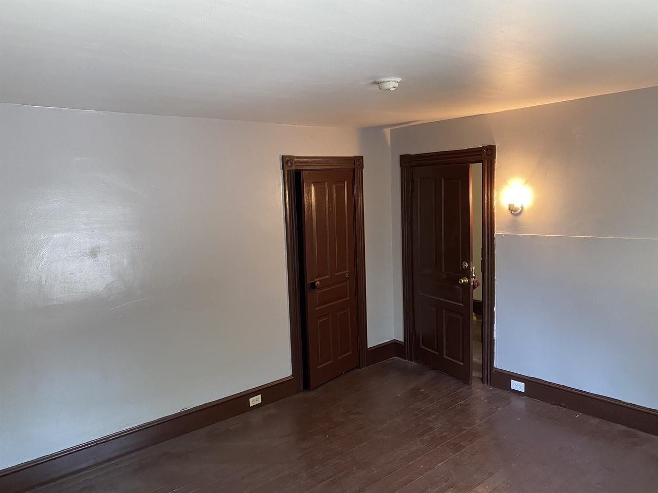 722 East King Street - Photo 4 of 10