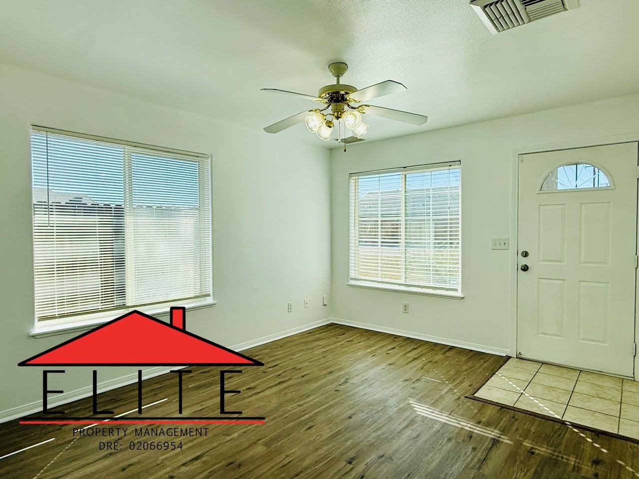 804 S Nevada St - Photo 3 of 20