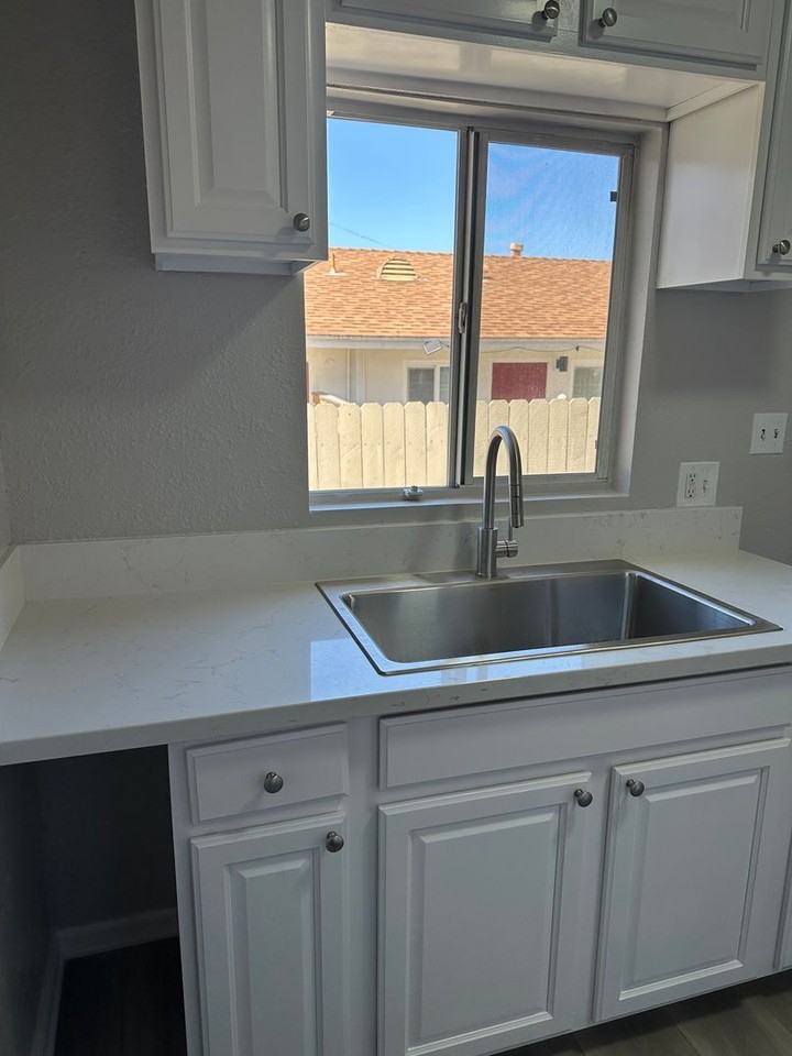 2709-2715 2709-2715 Broadway - 2713 #2713 - Photo 4 of 19