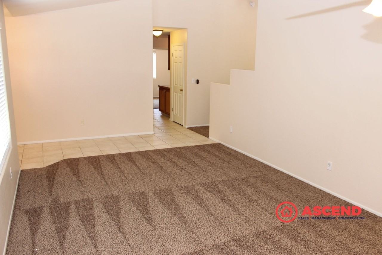 9706 Whitehead Ct - Photo 3 of 11