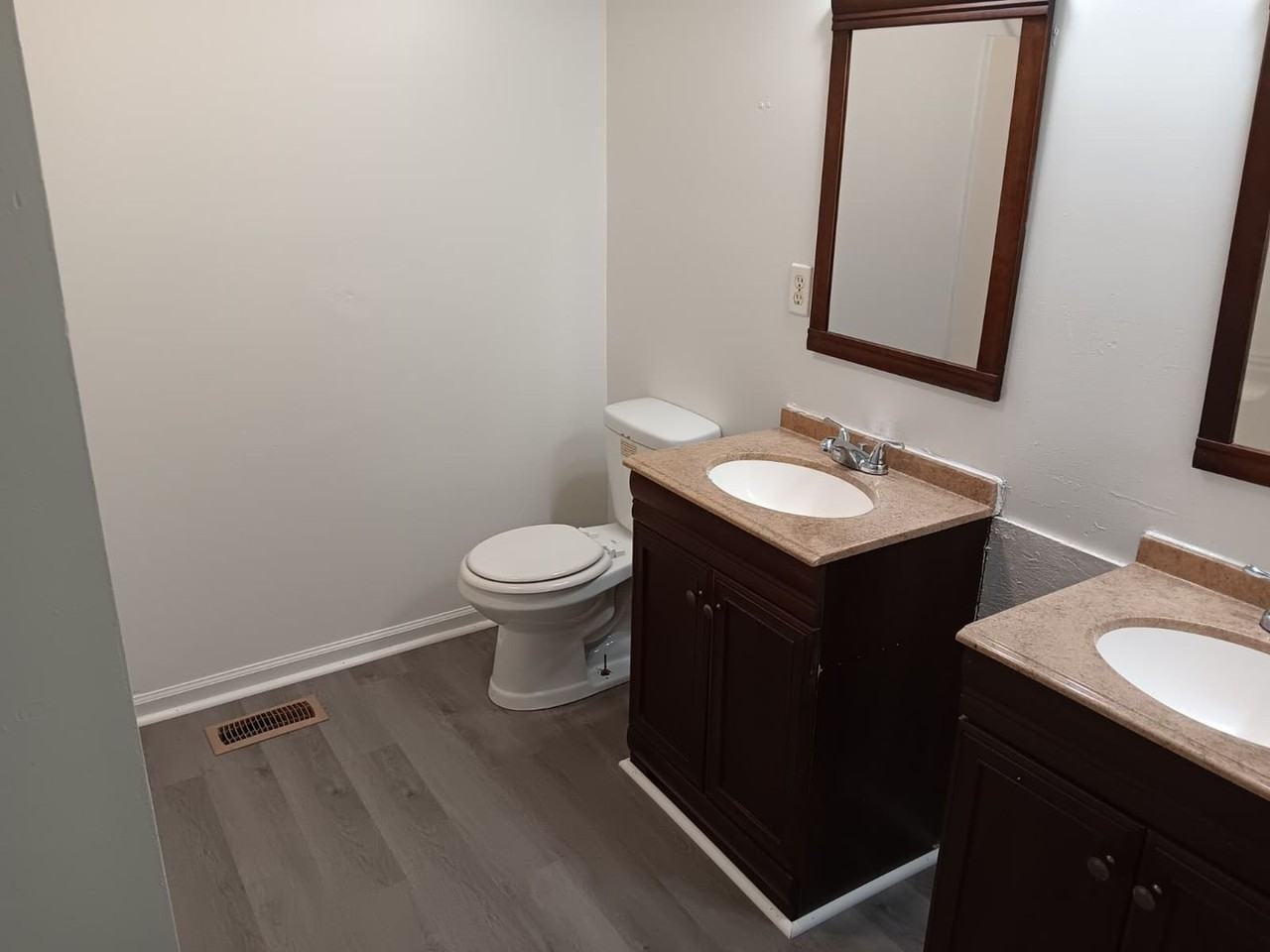 18 E Grand Ave - Photo 6 of 14