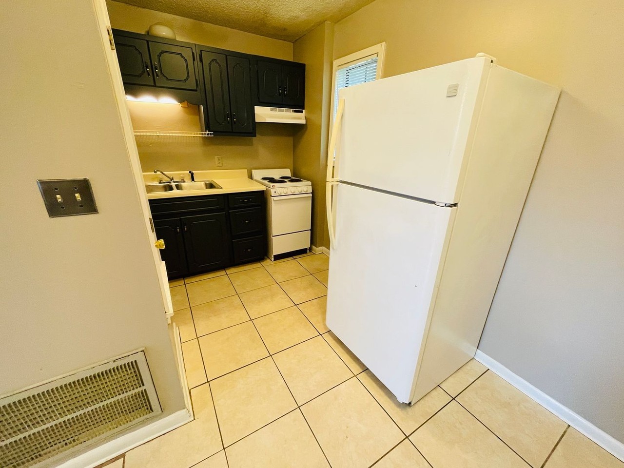 1307D Access Rd - Photo 4 of 16