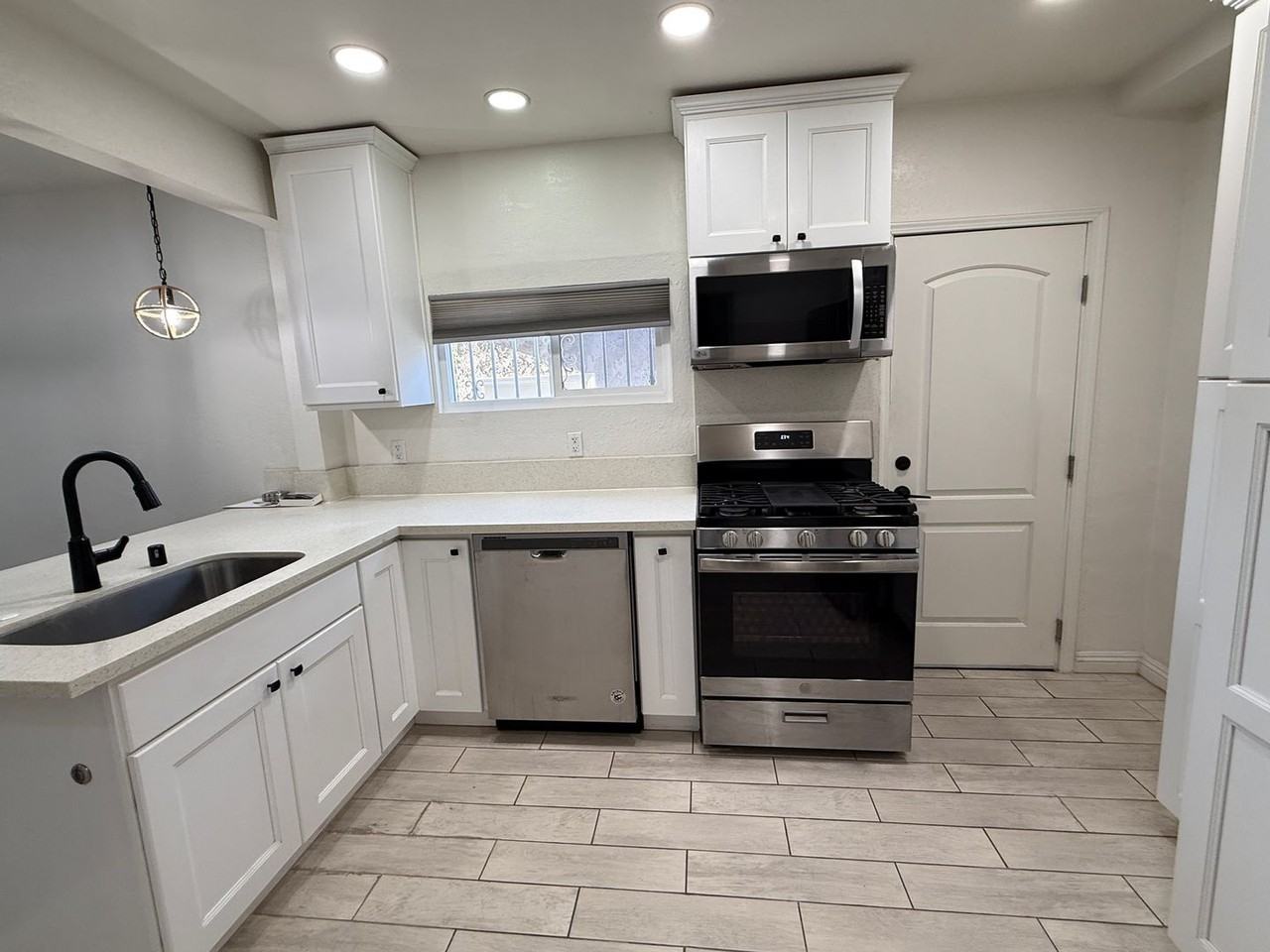 2417 W Avenue 30 - Photo 7 of 20