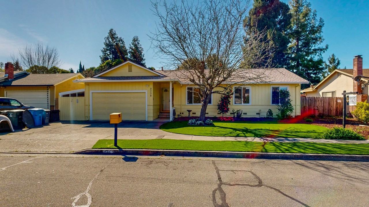 2338 Sundance St - Photo 2 of 50