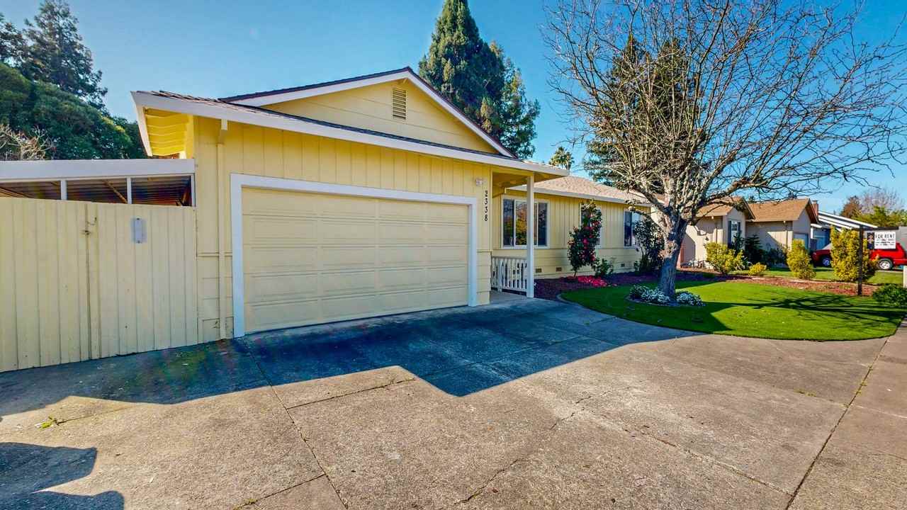 2338 Sundance St - Photo 3 of 50