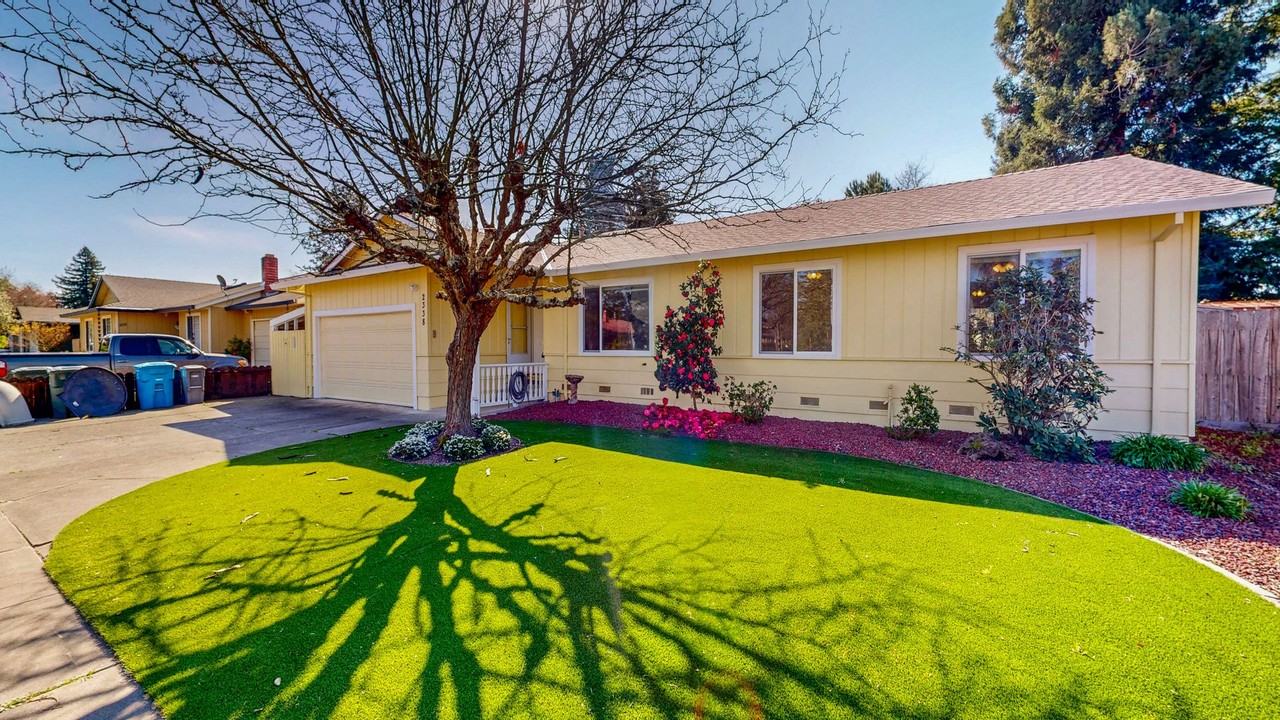 2338 Sundance St - Photo 5 of 50