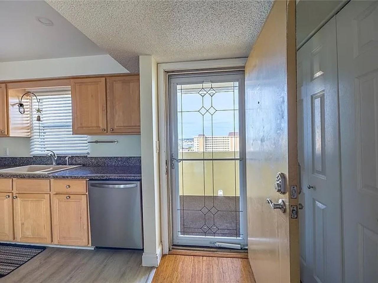 4775 Cove Cir - Photo 7 of 47