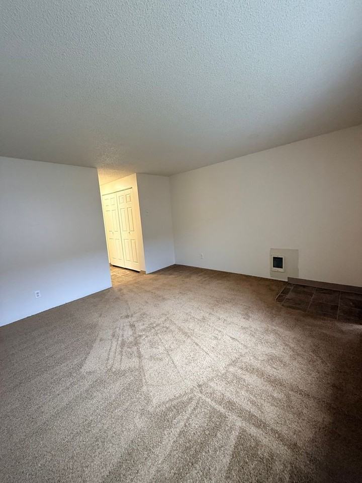 Rolling Hills Townhouses - Photo 5 of 25