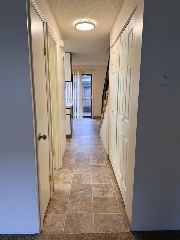 Rolling Hills Townhouses - Photo 6 of 25