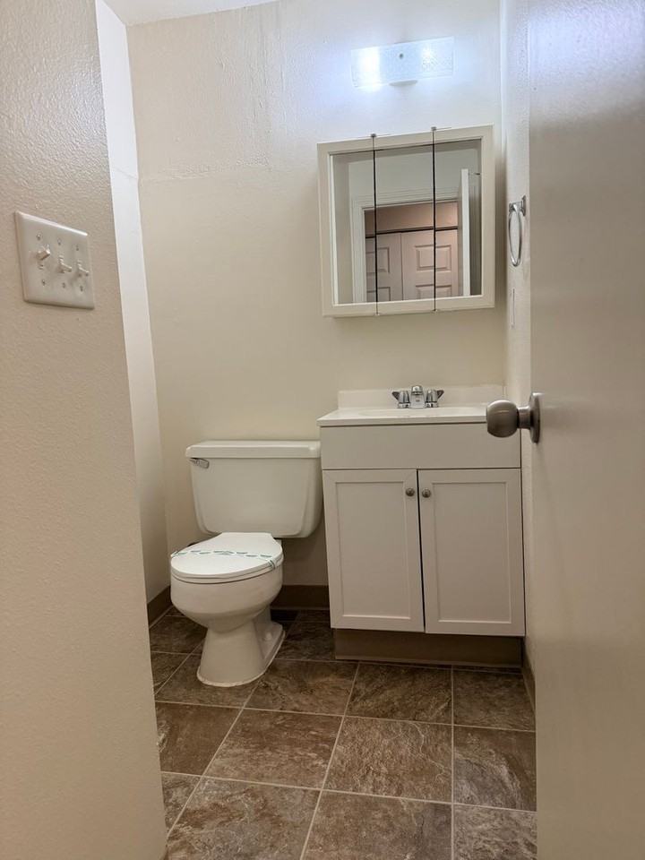 Rolling Hills Townhouses - Photo 7 of 25