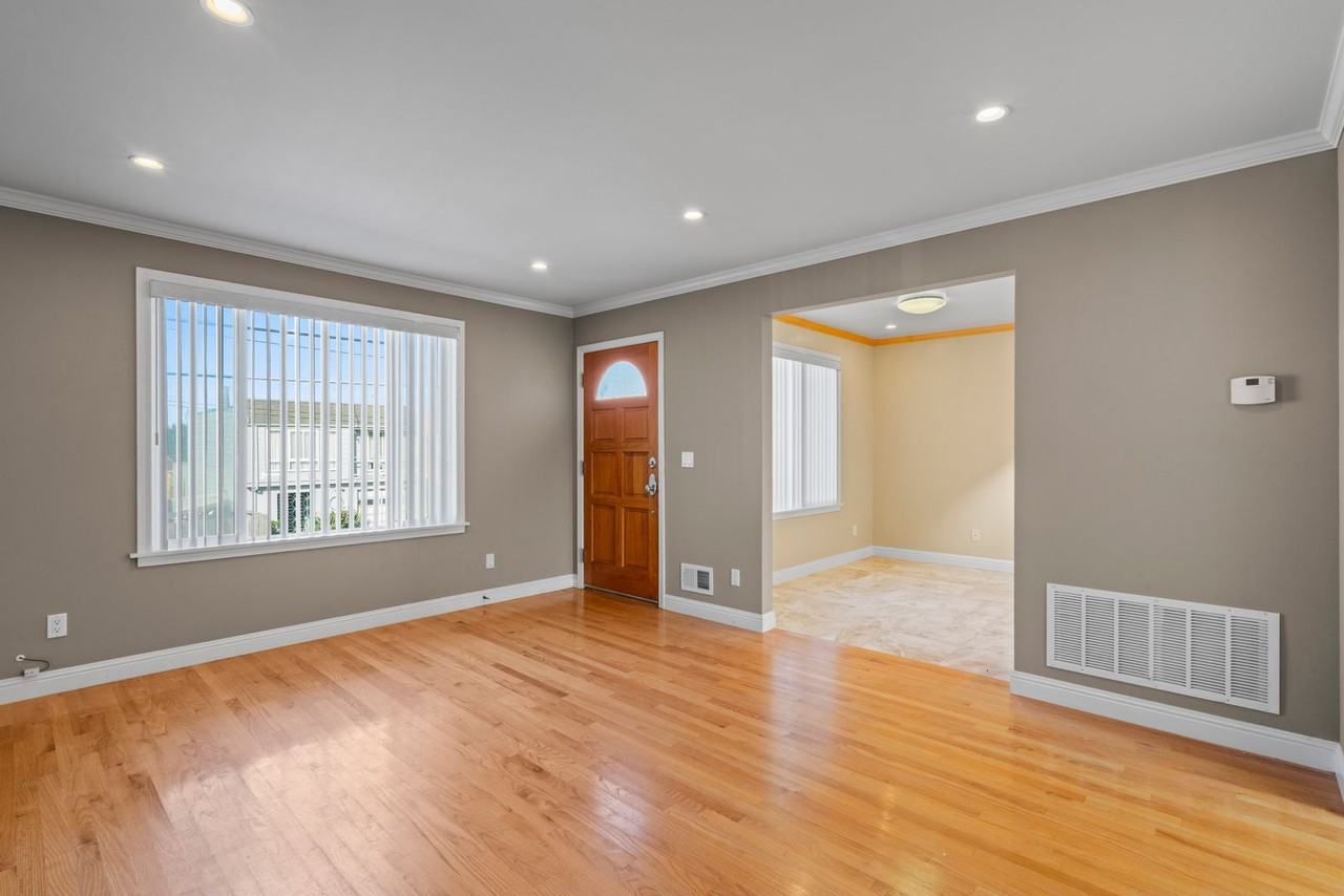 1682 47th Ave - Photo 5 of 31