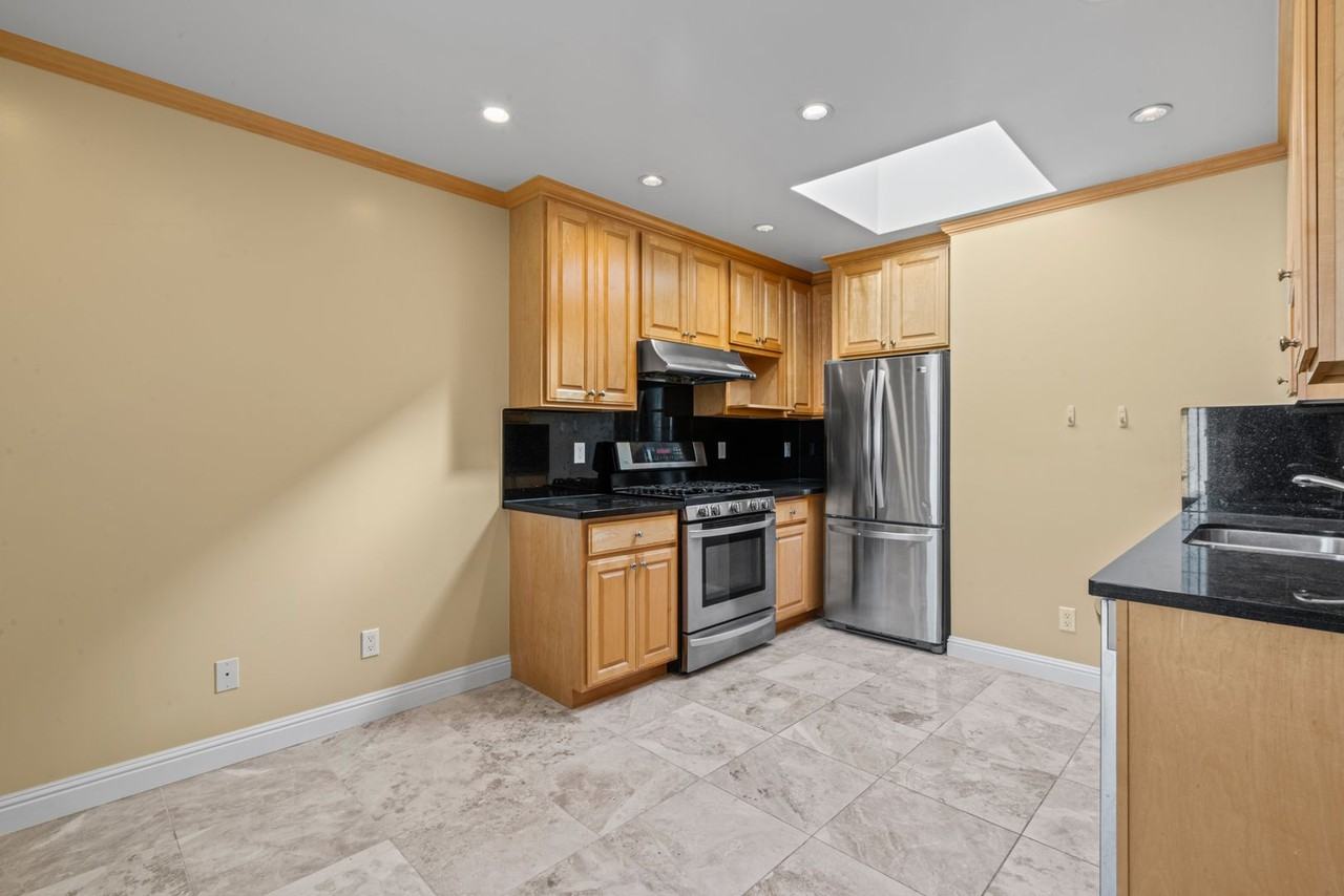 1682 47th Ave - Photo 6 of 31