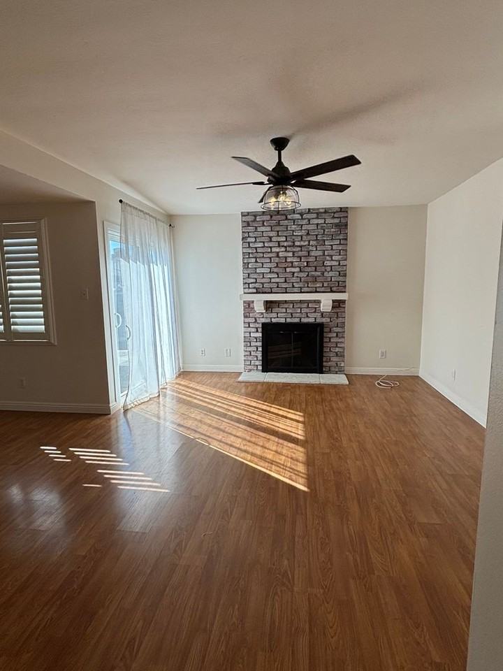 6220 Hungerford St - Photo 2 of 30