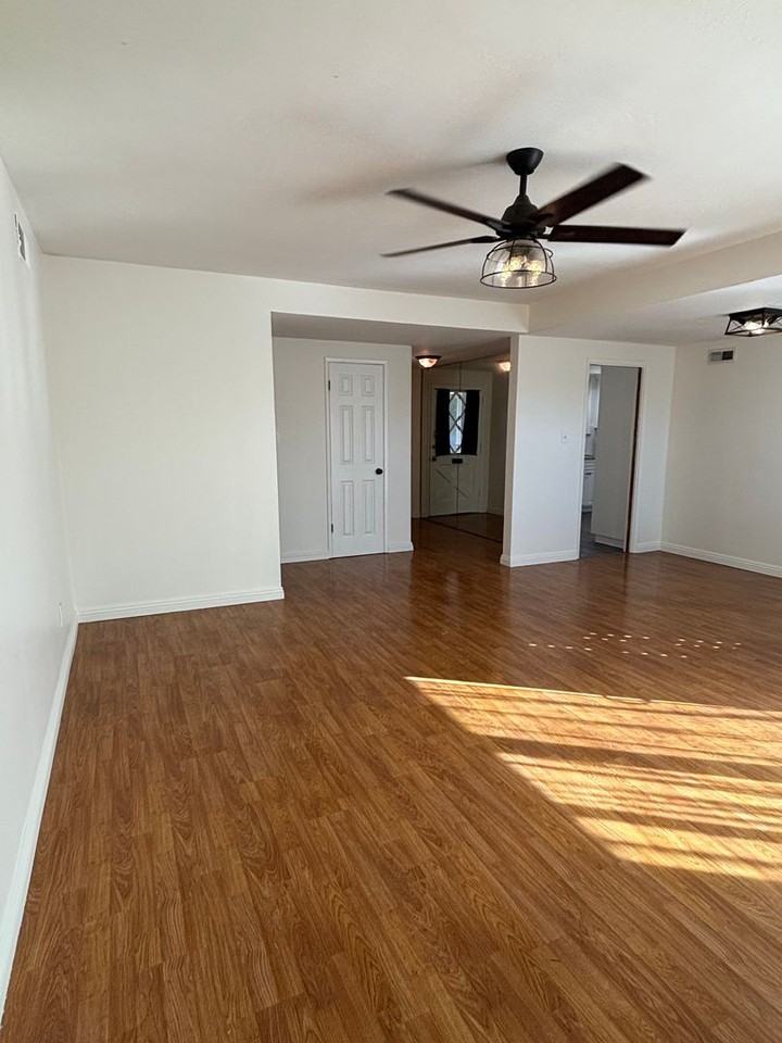 6220 Hungerford St - Photo 6 of 30