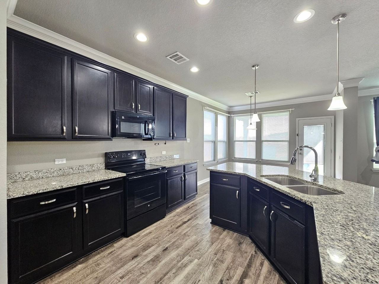 6008 Taffinder Ln - Photo 6 of 34