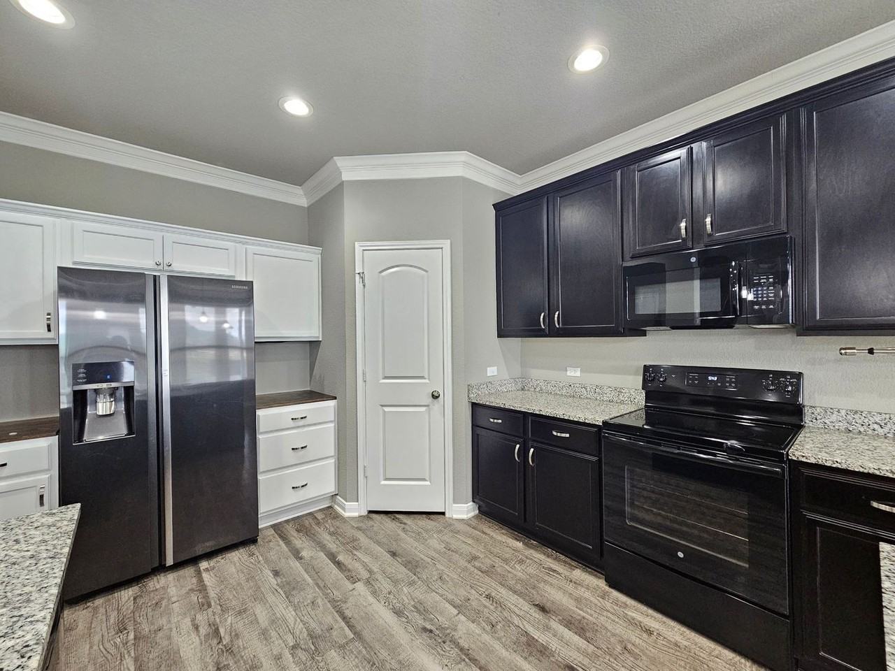 6008 Taffinder Ln - Photo 7 of 34