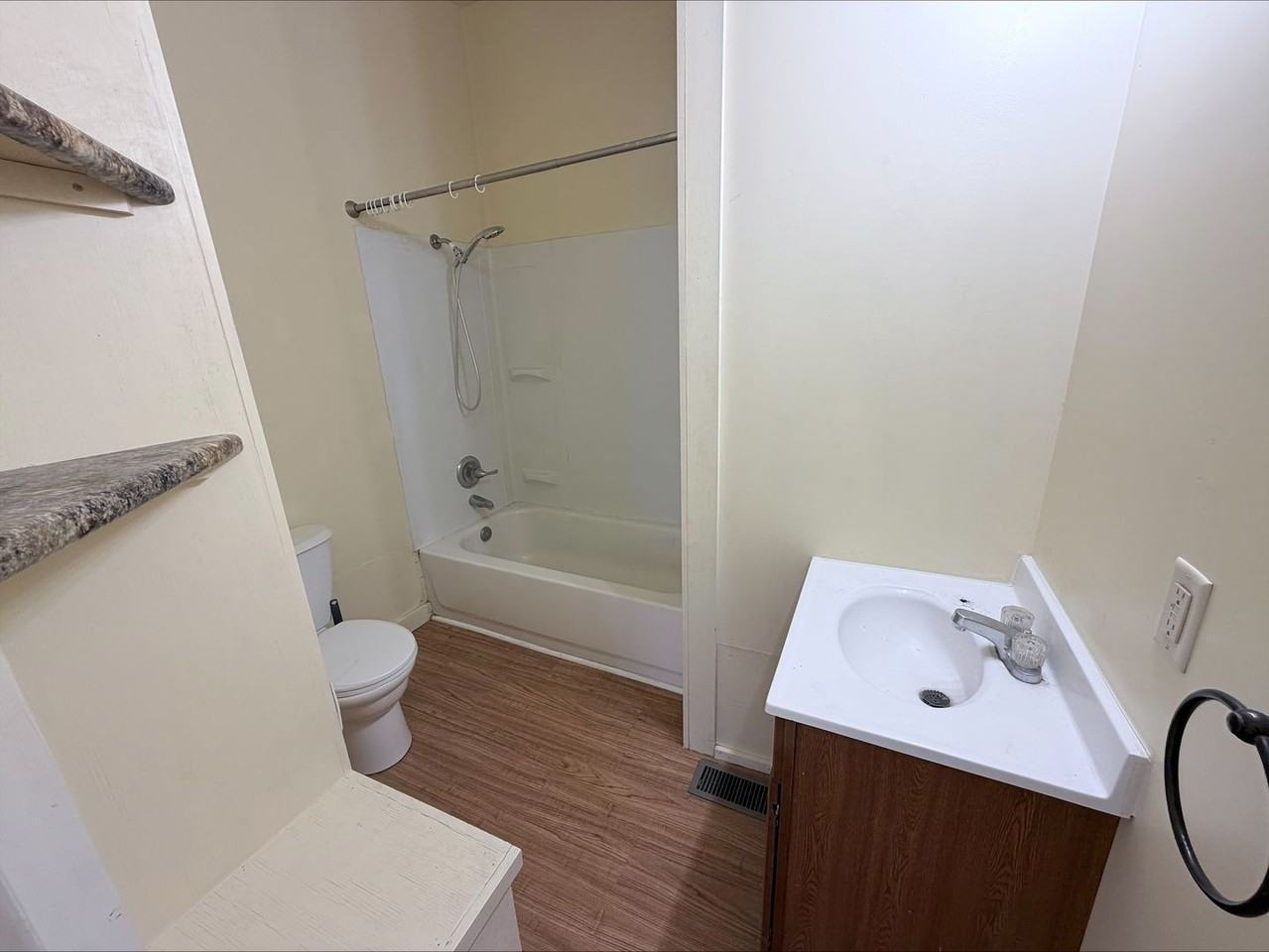 2619 10th St - Photo 7 of 8