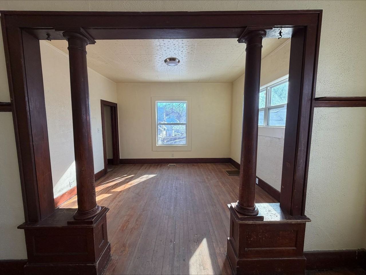 1815 Virginia St - Photo 2 of 7