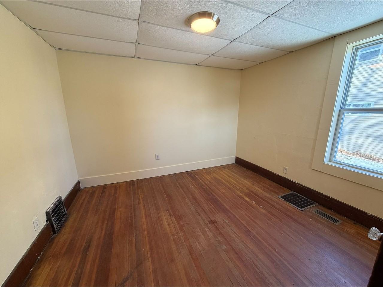 1815 Virginia St - Photo 5 of 7