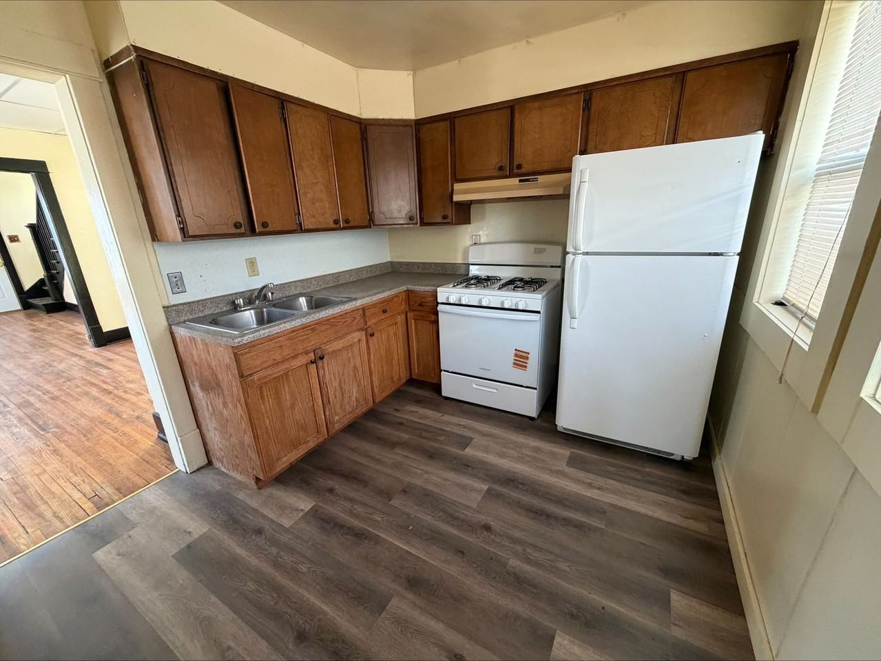 1817 Virginia St - Photo 2 of 7