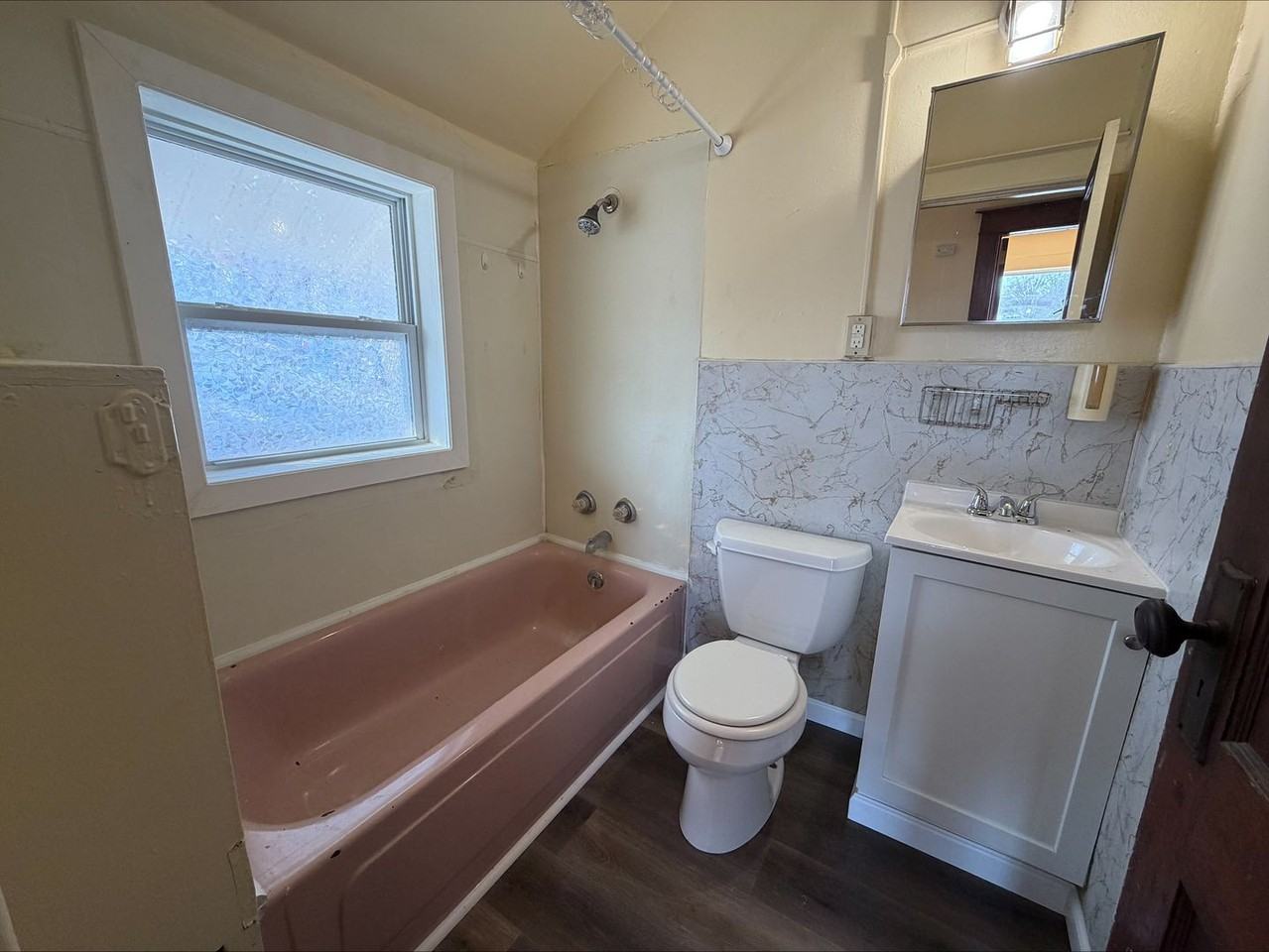 1817 Virginia St - Photo 6 of 7