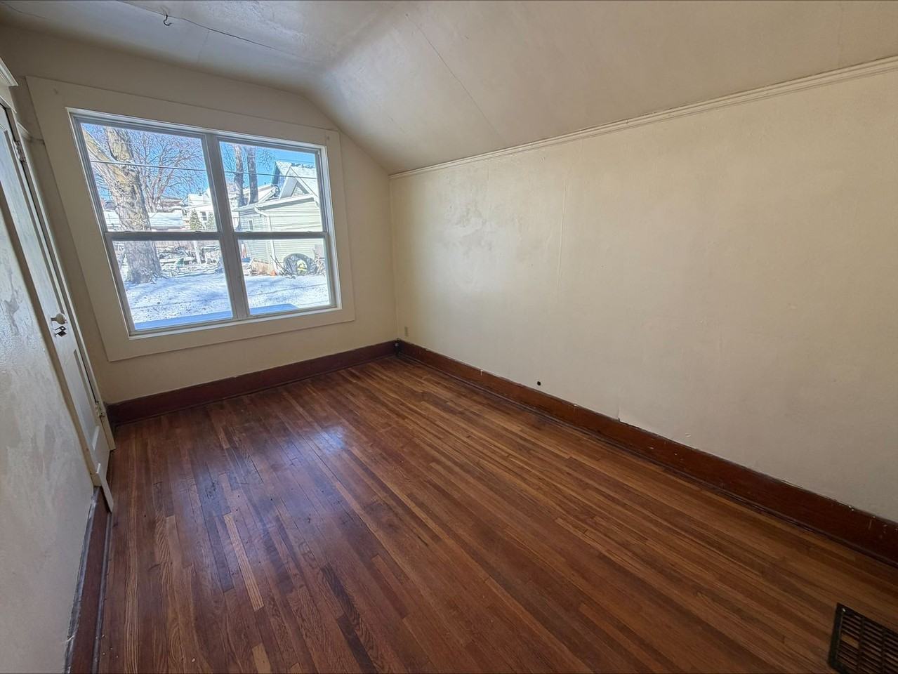 1817 Virginia St - Photo 7 of 7