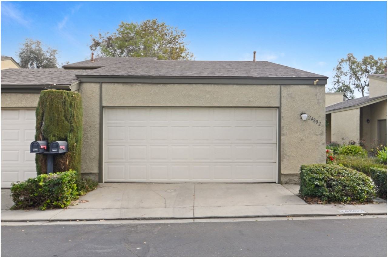 24802 Leto Cir - Photo 3 of 27