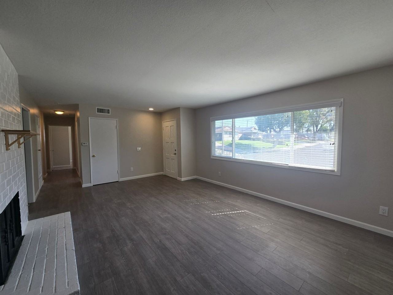 6853 Morningside Ave - Photo 2 of 20