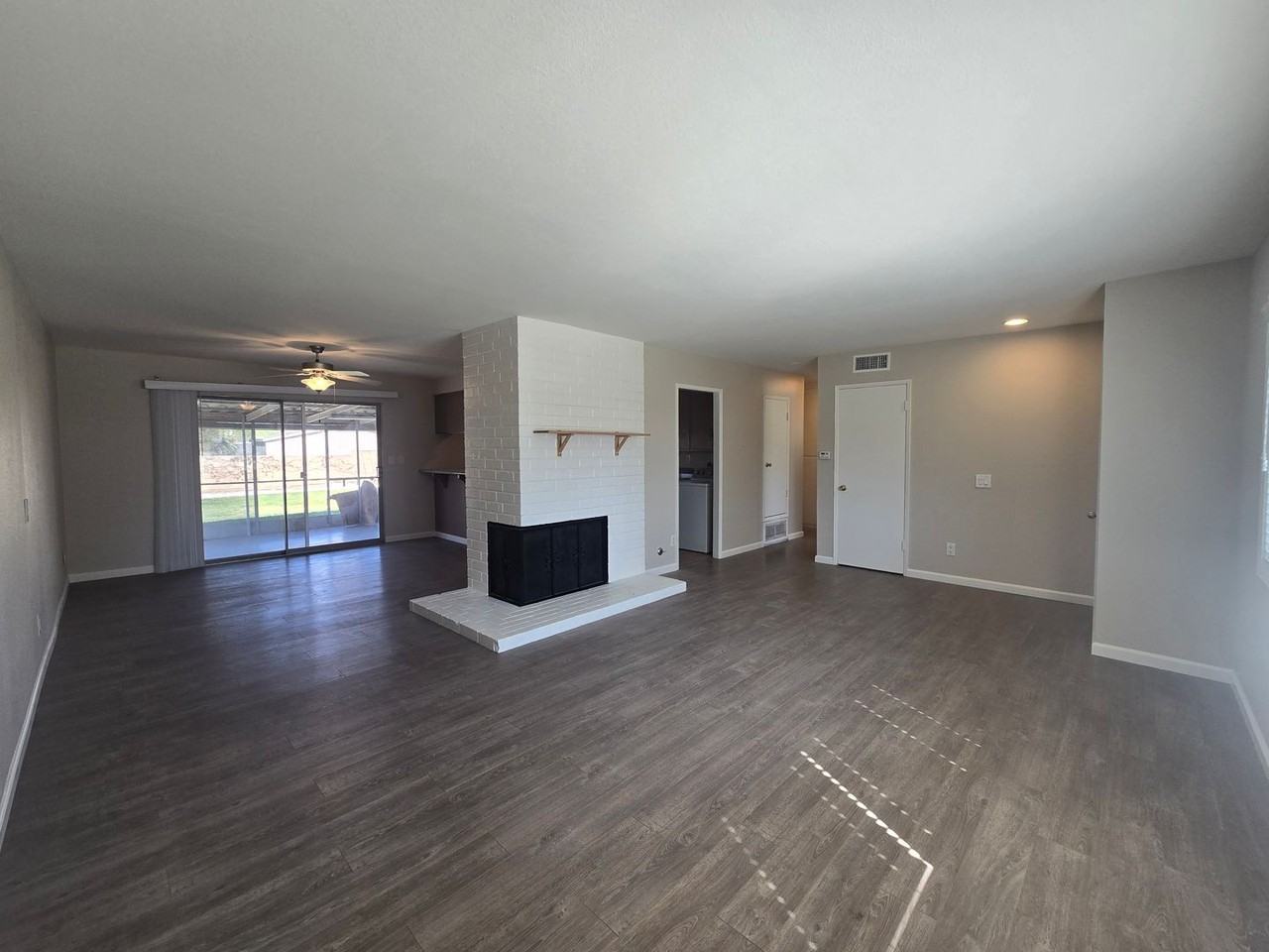 6853 Morningside Ave - Photo 4 of 20