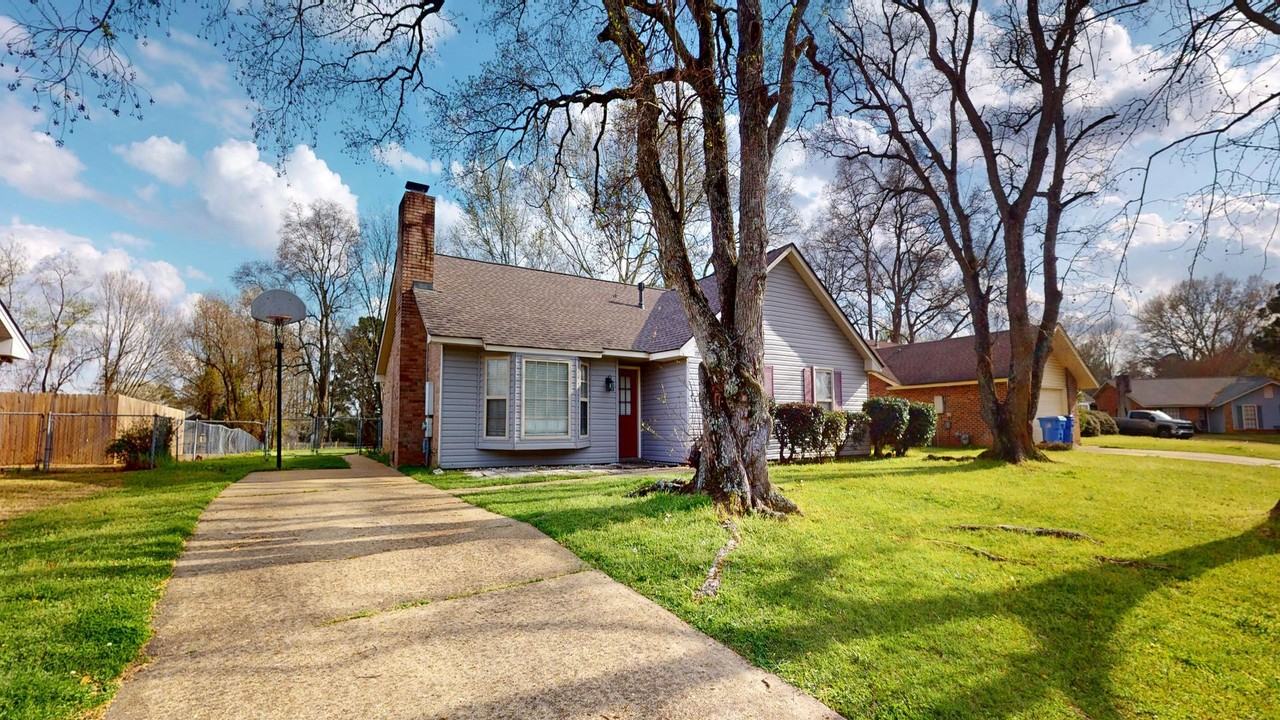 710 Old Creek Rd - Photo 3 of 29