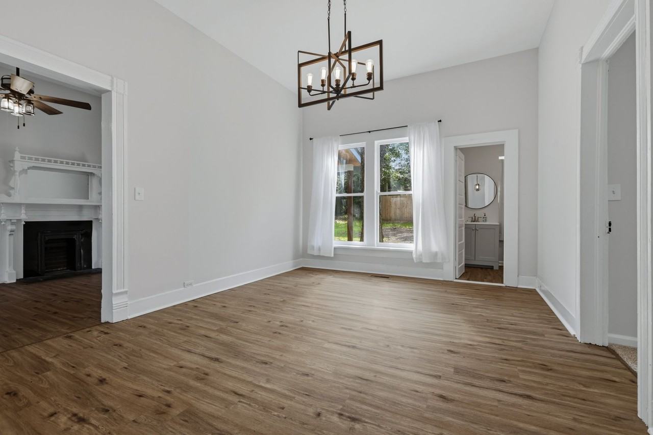 1010 Sandfort Rd - Photo 7 of 16