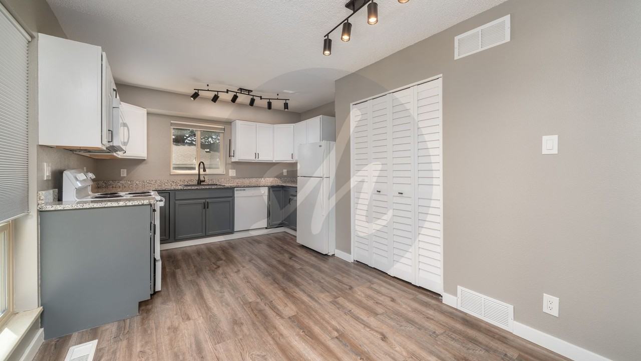 4742 Villa Cir #A - Photo 5 of 12