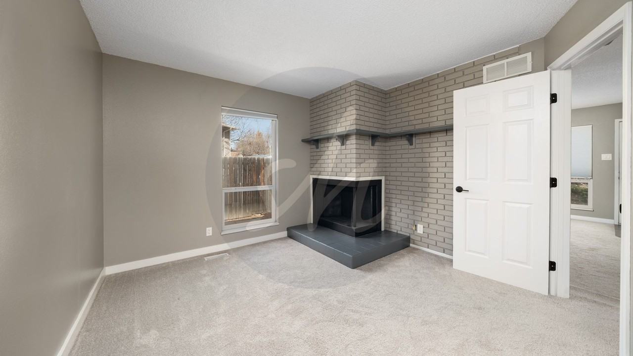 4742 Villa Cir #A - Photo 7 of 12