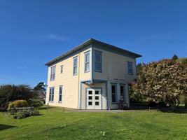 featured image of 2754 Van Duzen St