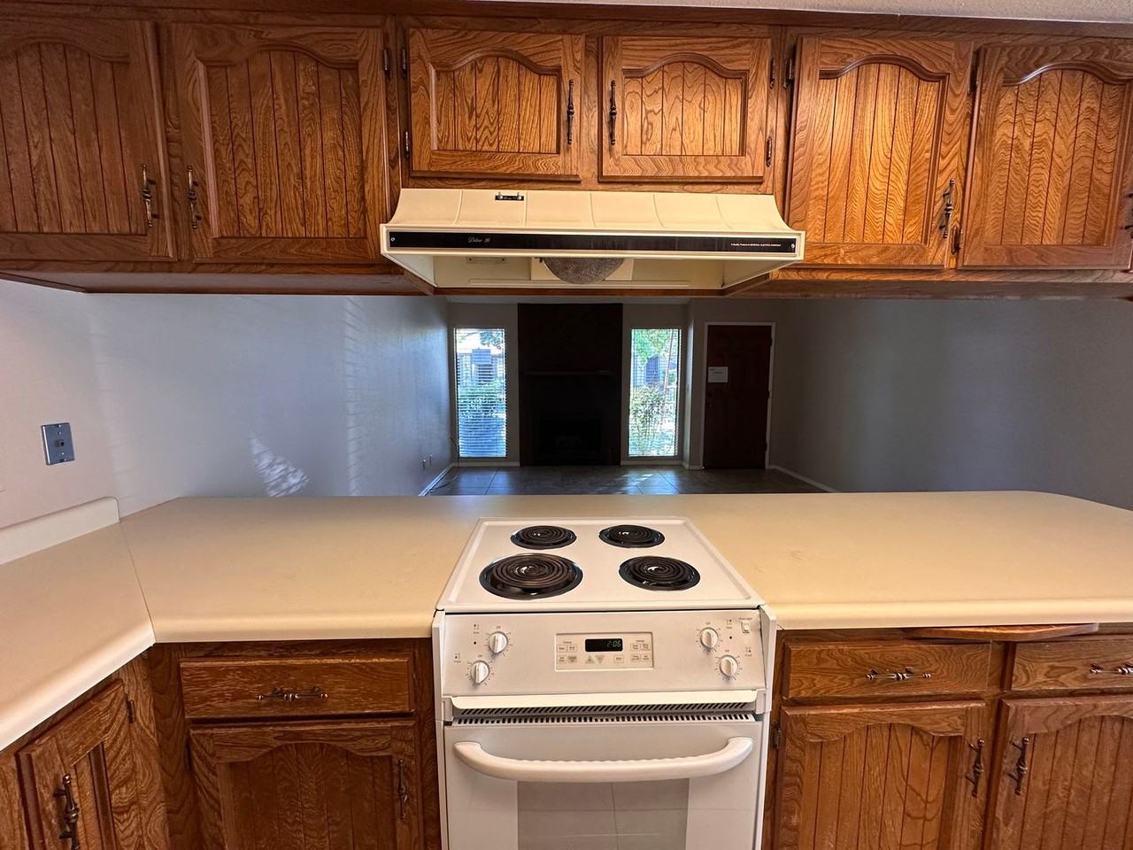 1930 E Harold Ave - Photo 5 of 22