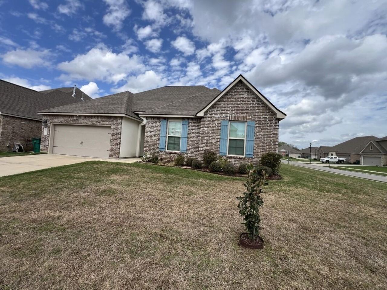 2123 Westfield Ave - Photo 2 of 44