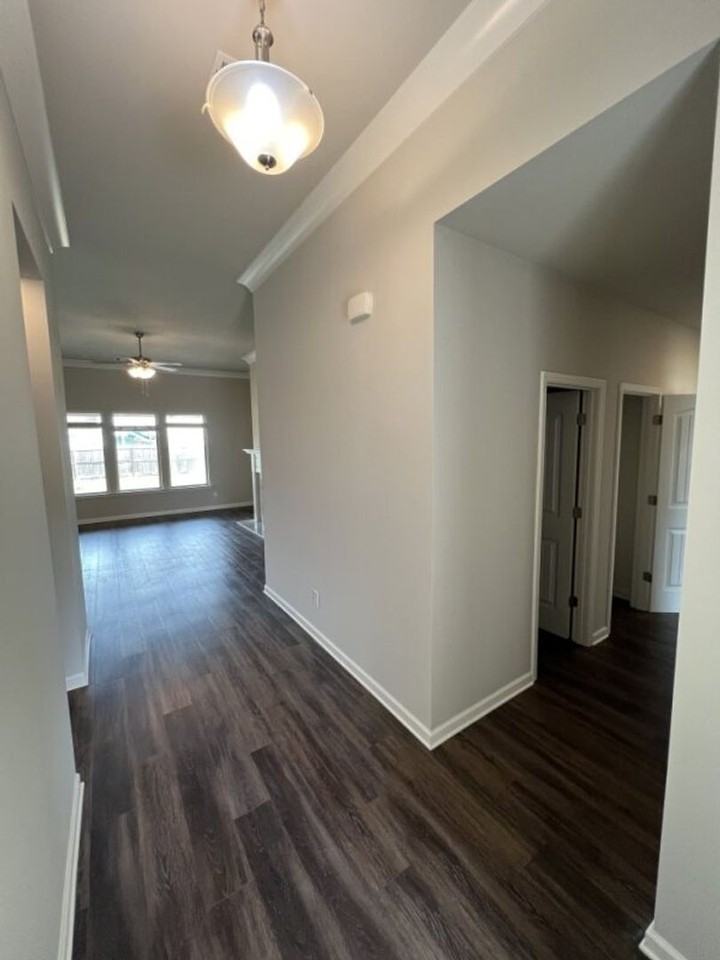 2123 Westfield Ave - Photo 4 of 44