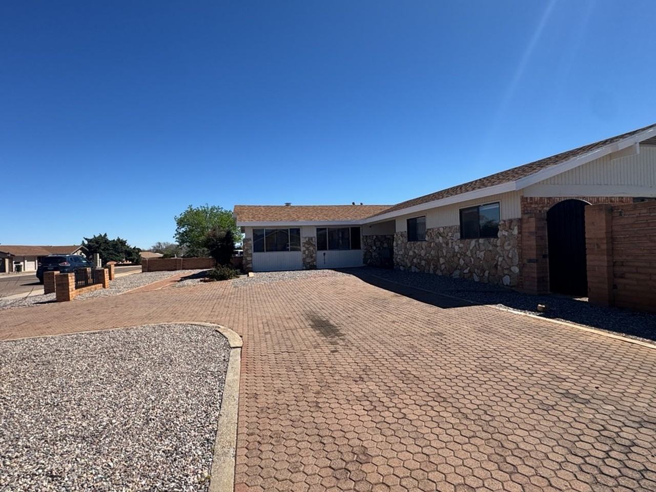 4664 Citadel Dr - Photo 5 of 29