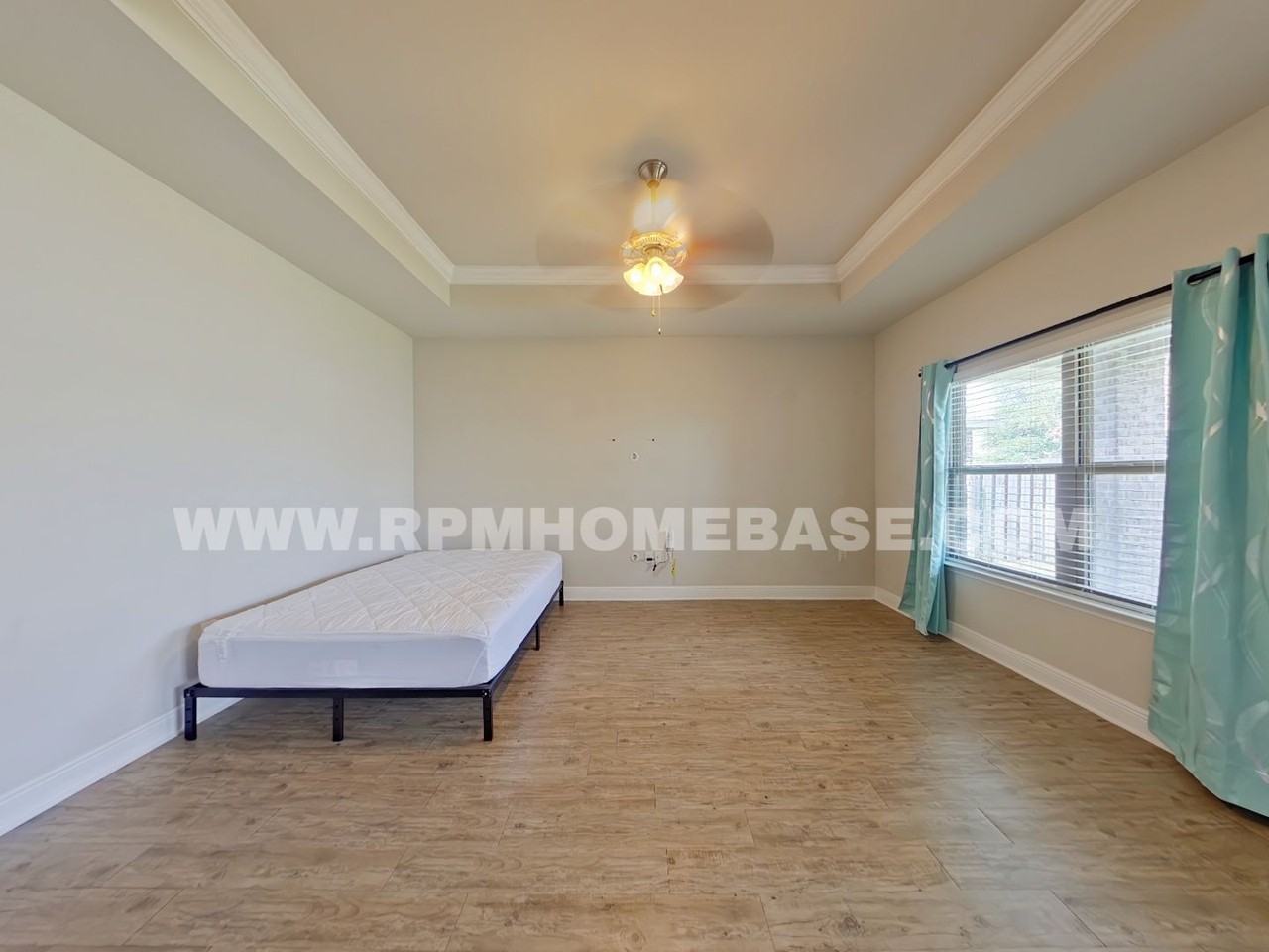 662 Teal St - Photo 2 of 23