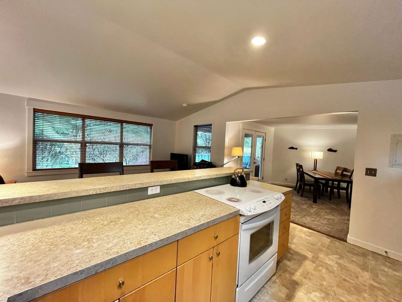 1574 Ne Park View Dr #3 - Photo 6 of 23