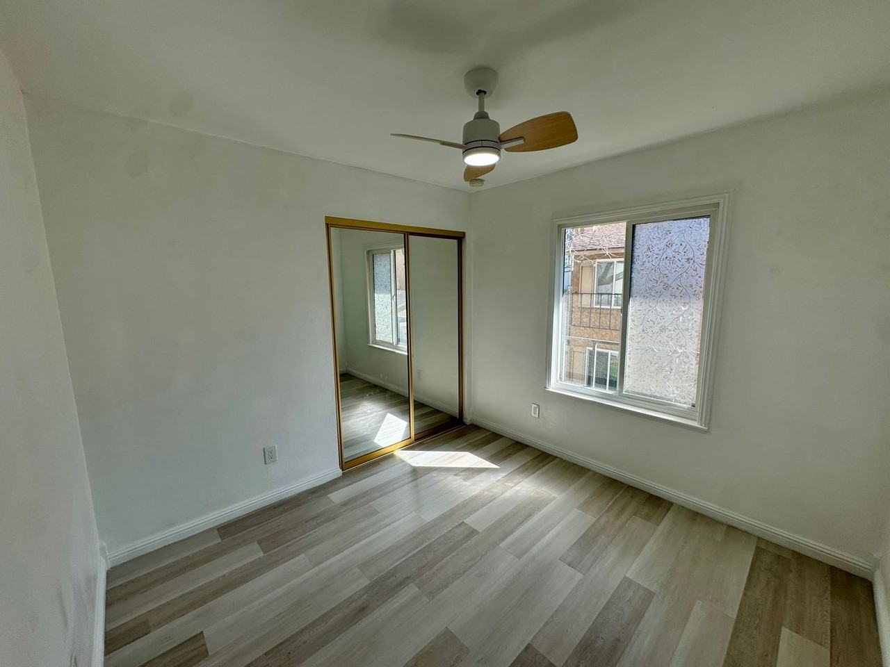 904 S Mountain Ave #B - Photo 7 of 12