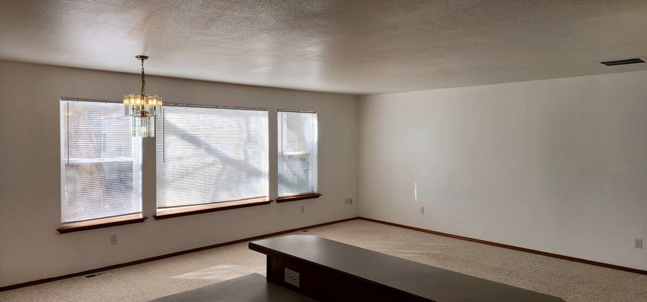 1330 S Skyline Dr - GRQ - WA - Photo 2 of 20