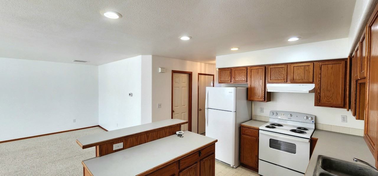 1330 S Skyline Dr - GRQ - WA - Photo 6 of 20