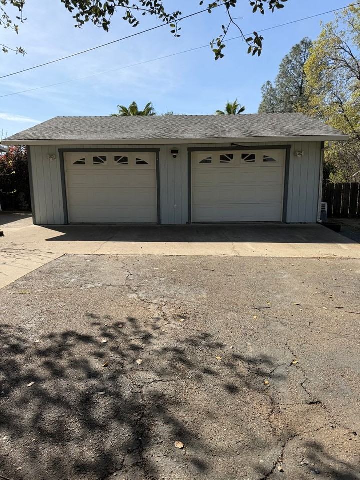 1840 Grand Coulee Blvd - Photo 3 of 20