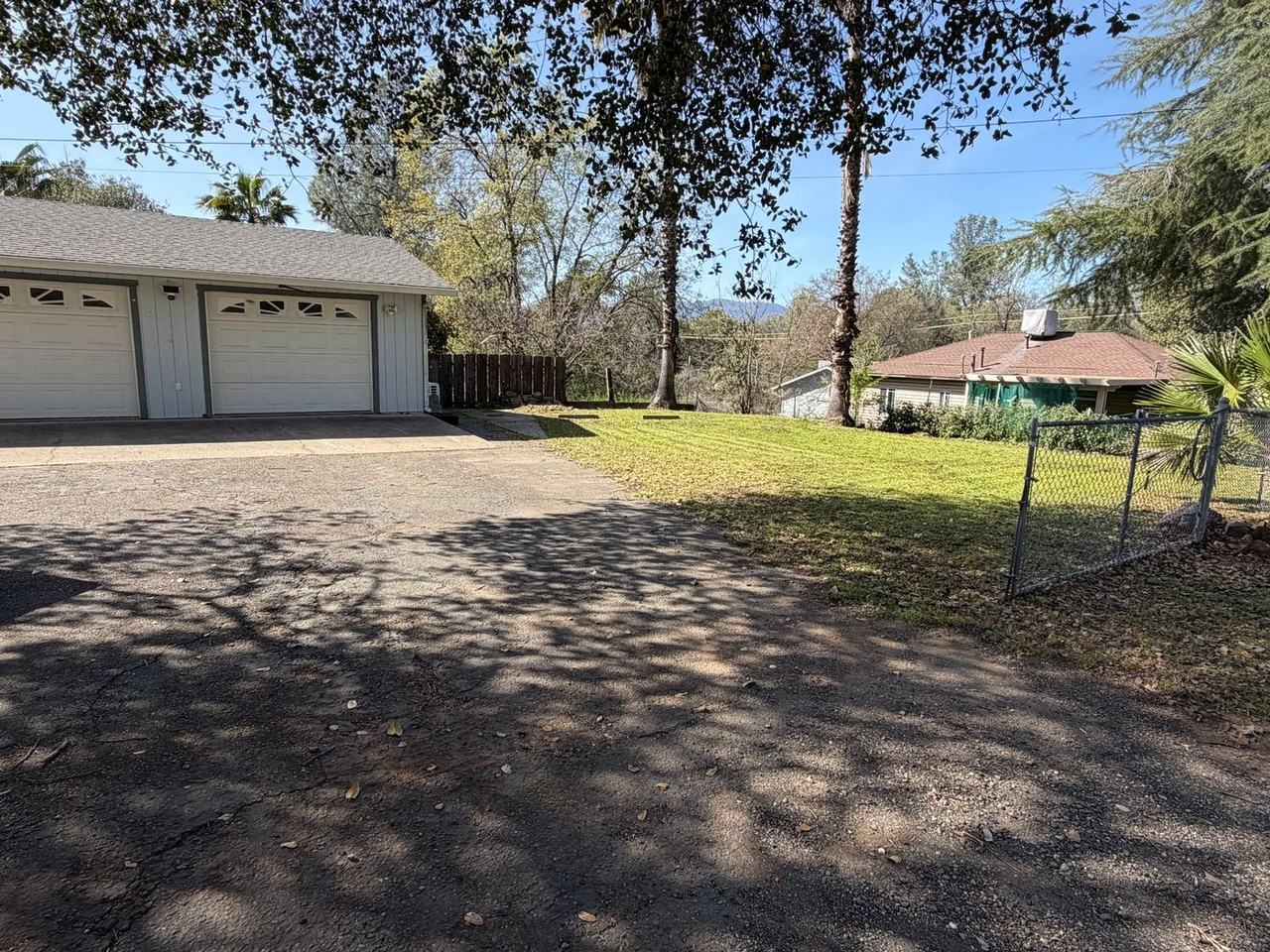 1840 Grand Coulee Blvd - Photo 4 of 20