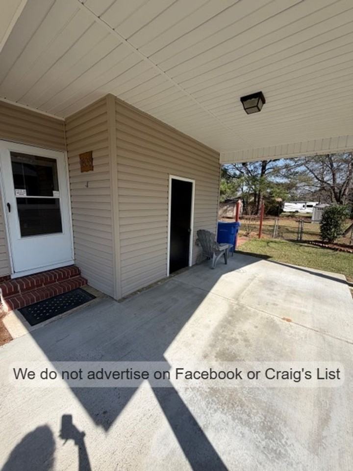 1805 Inverness Dr - Photo 2 of 13