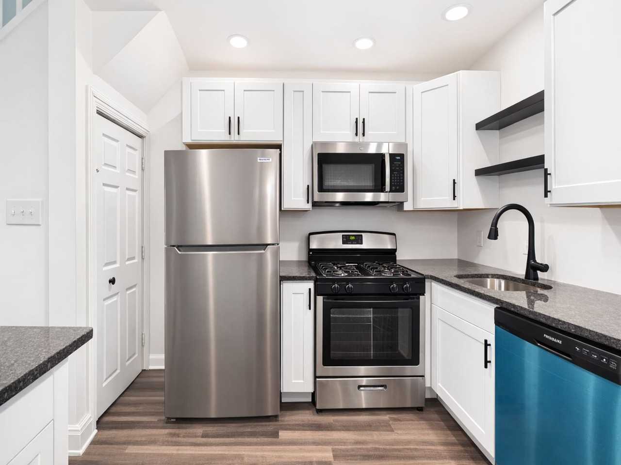 25 S 45th St - Photo 3 of 16