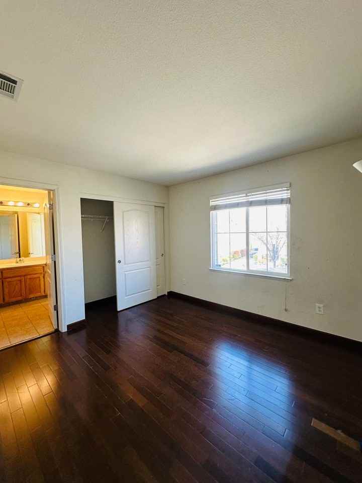 1009 Craftsman Dr - Photo 5 of 19