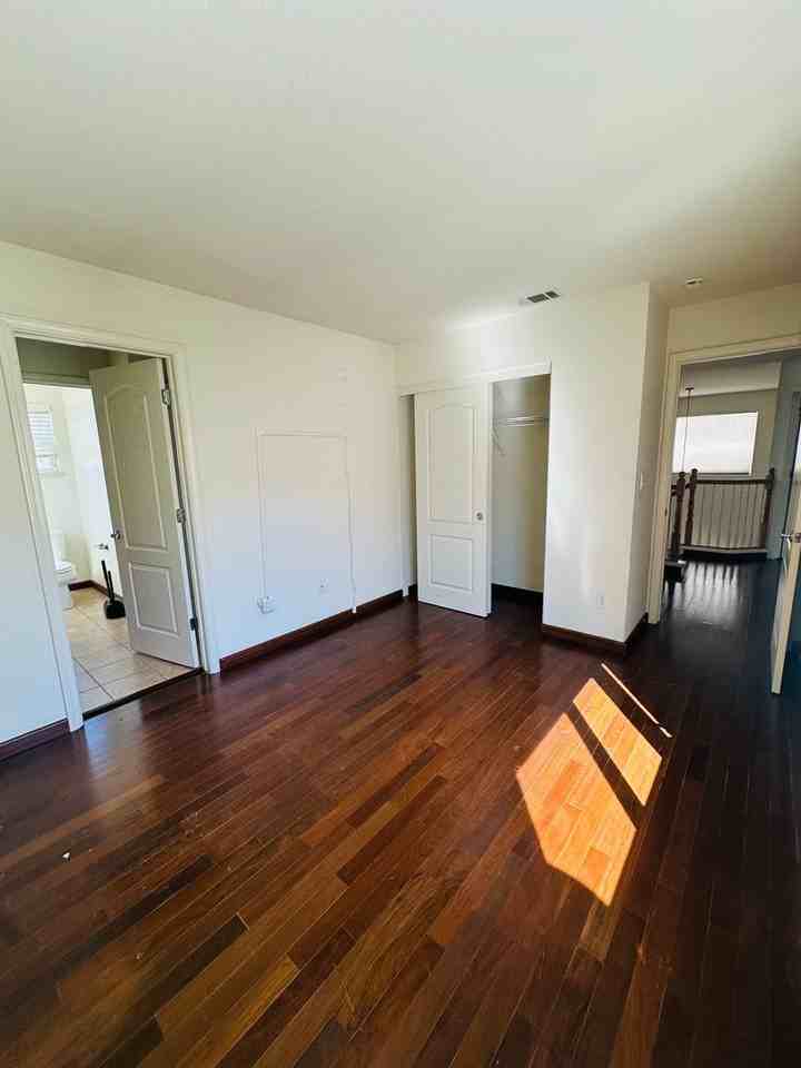 1009 Craftsman Dr - Photo 6 of 19