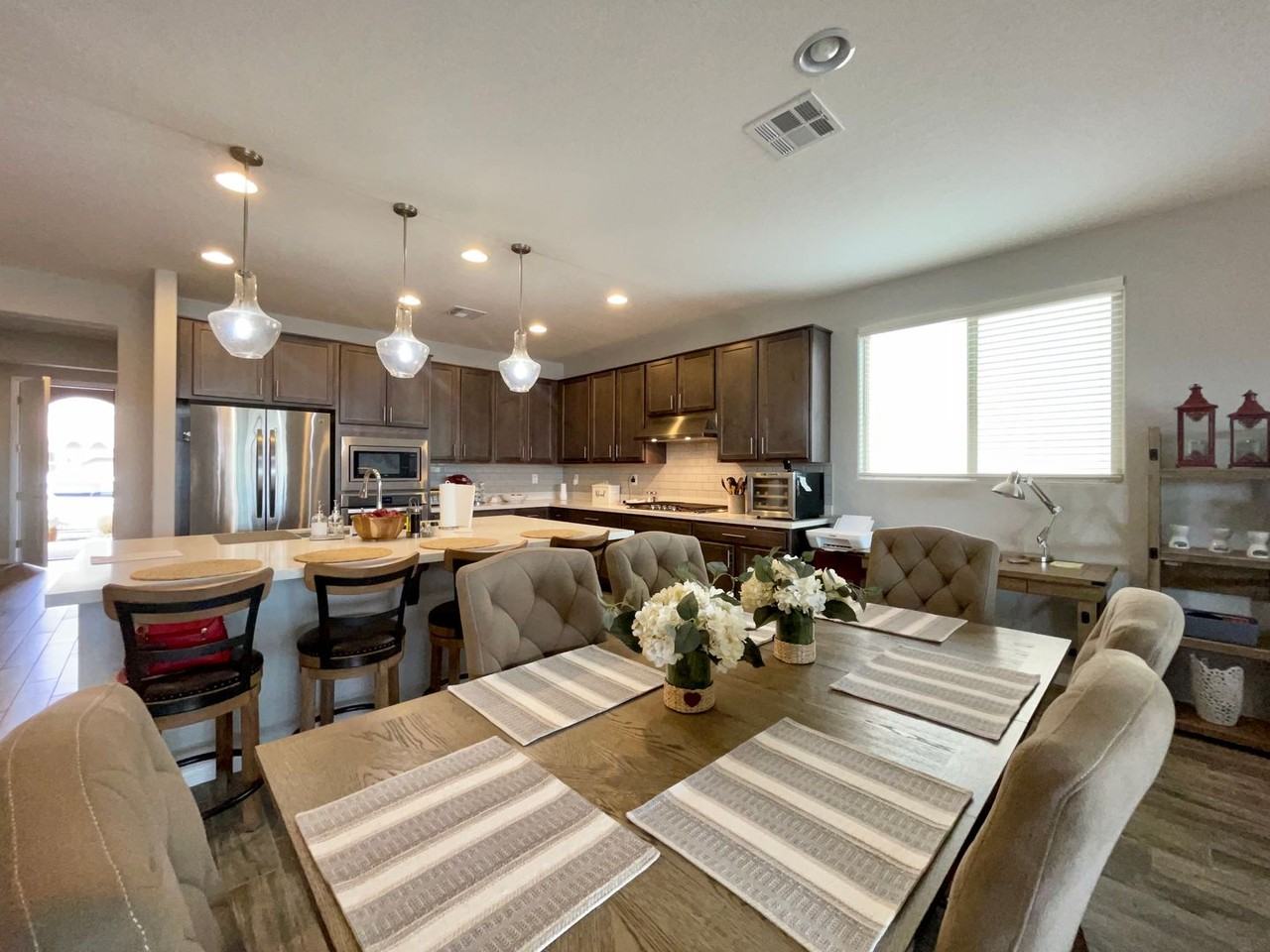 992 Whitworth Ave - Photo 4 of 24